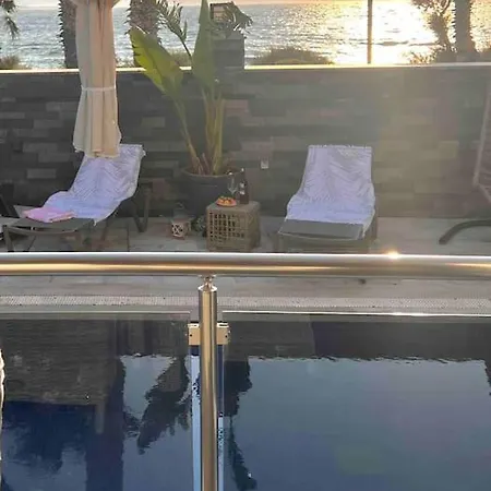 Lueks, Size Oezel Deniz Ve Havuz Hotel