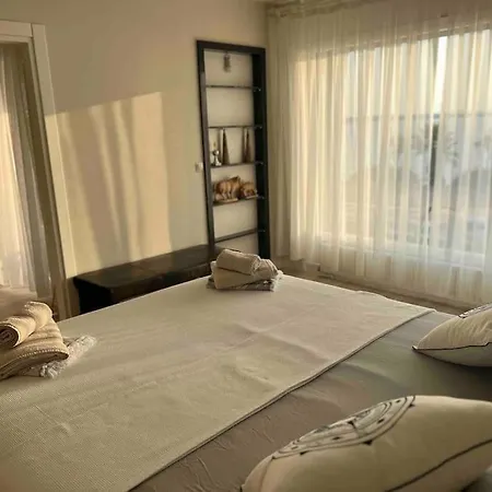 Lueks, Size Oezel Deniz Ve Havuz Hotel