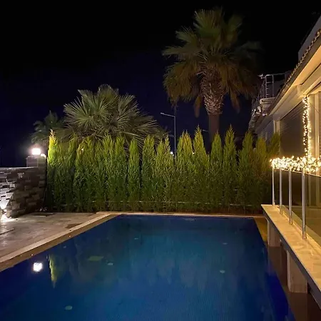 Lueks, Size Oezel Deniz Ve Havuz Hotel