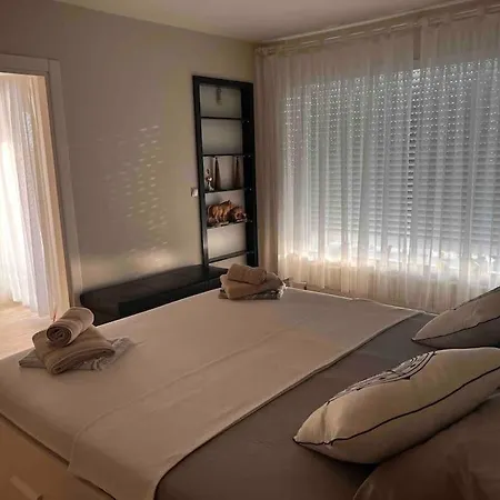 Lueks, Size Oezel Deniz Ve Havuz Hotel