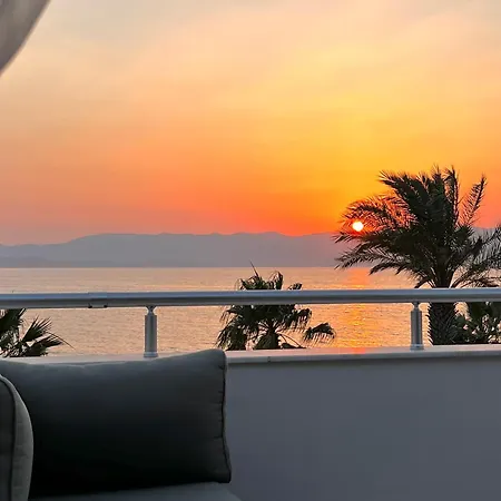 Lueks, Size Oezel Deniz Ve Havuz Hotel Çeşme